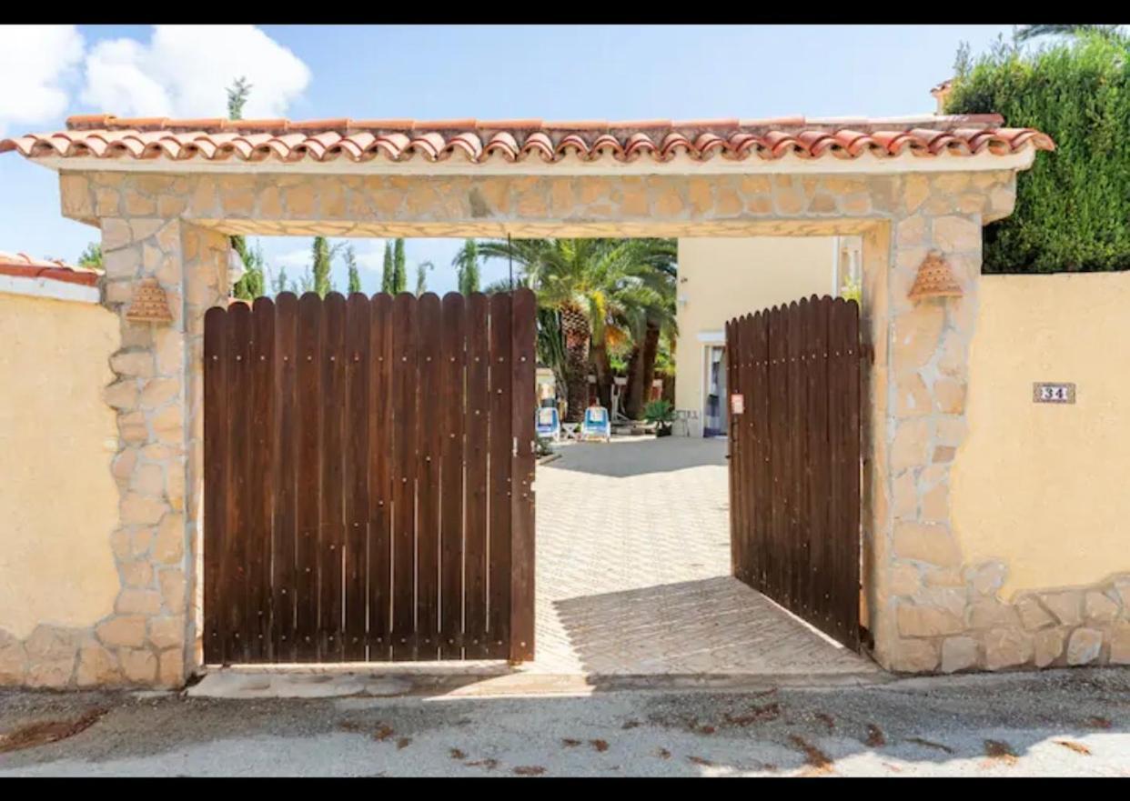 Villa Eva Asiana Guesthouse With Shared Pool Benissa Exteriör bild