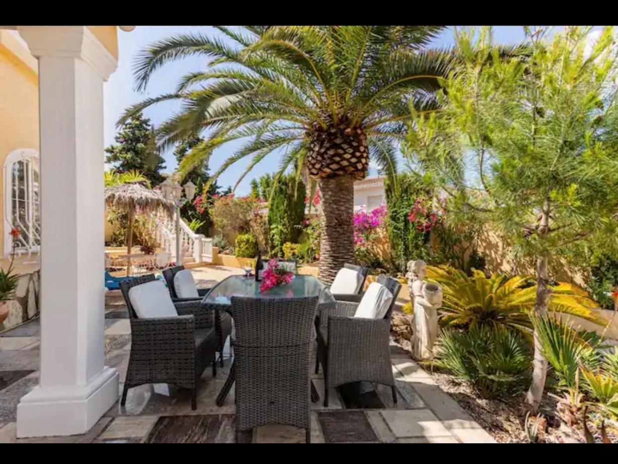 Villa Eva Asiana Guesthouse With Shared Pool Benissa Exteriör bild
