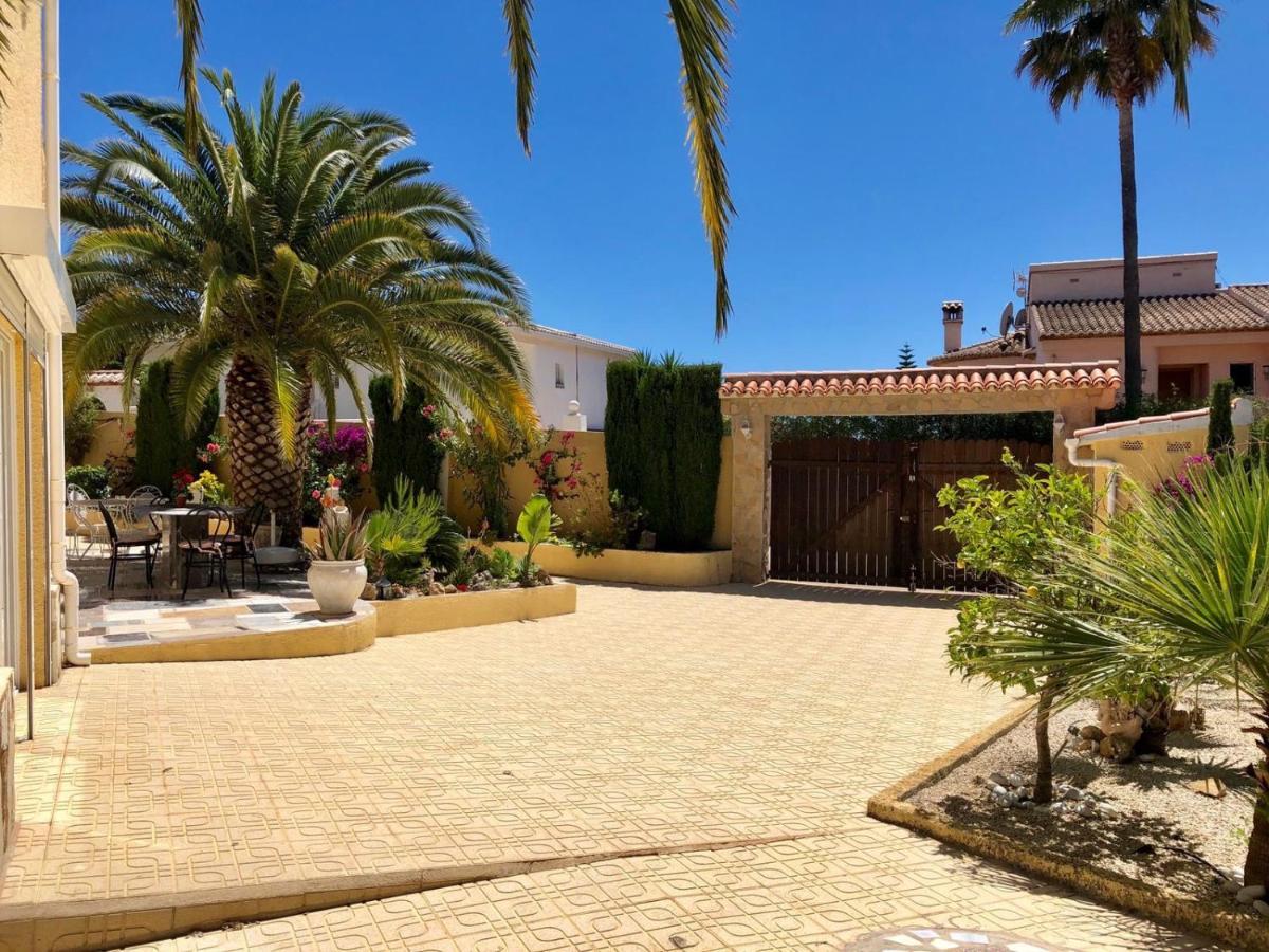 Villa Eva Asiana Guesthouse With Shared Pool Benissa Exteriör bild
